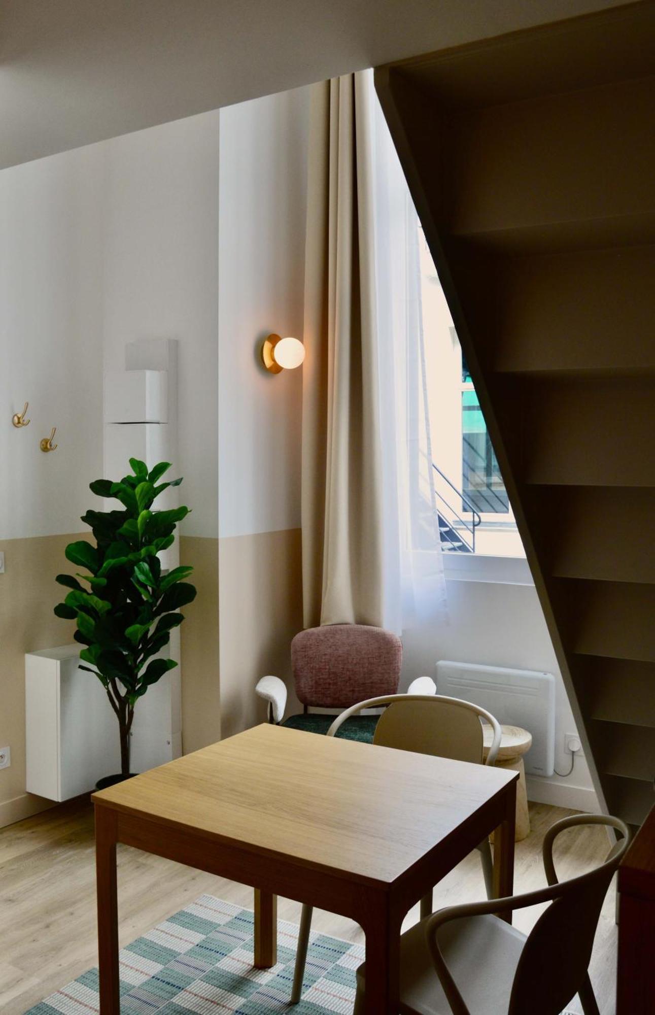 Apartment Cosy Loft-style In The 10th